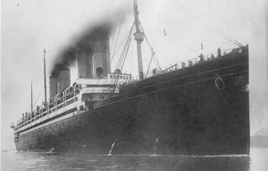 SS_Kronprinzessin_Cecilie_entering_Bar_Harbor,_Maine,_in_August_1914.jpg