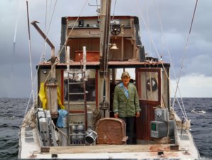 southern_ocean_grey_rain_boat_waves_rough 222.jpg