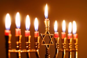 Hanukkah-Menorah-760x506.jpg