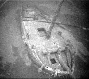 483-giant-sloopbowsterntopview.jpg