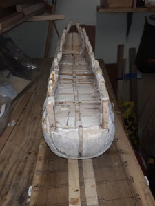 33 Fluit, Zeehaen sanding hull.jpg