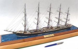 Preussen at anchor.JPG