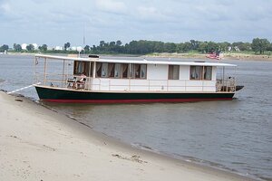 Houseboat-Side-01.jpg