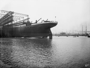 Launching_of_Titanic_2.jpg