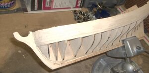 1st 5 planks and black strake port.jpg