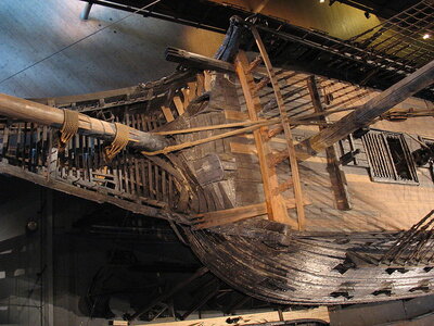 800px-Vasa_foreshipe_above1.jpg