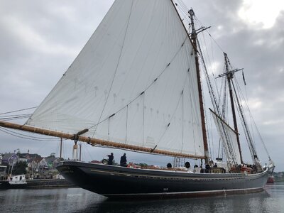 BN II Main Sail boom end riggng.jpg