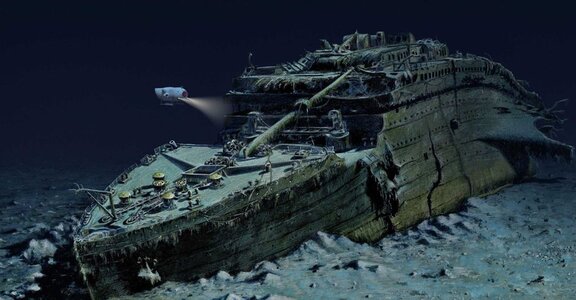 titanic wreck model