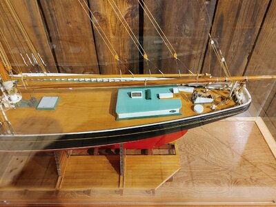 Bluenose Model by Capt George Myra , Aft.jpg