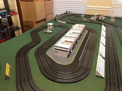 Scalextric track hot sale layouts 4x8