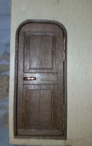 Hinges with door.JPG