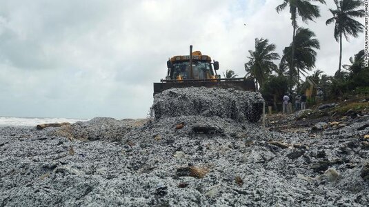 210531225326-02-sri-lanka-ship-clean-up-0528-exlarge-169.jpg