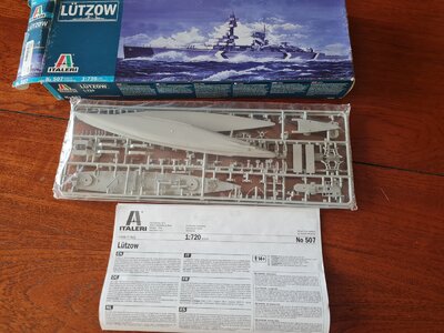 Lutzow unboxing 2021.jpg