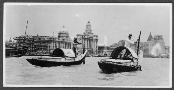 312-Sampans-on-Huangpu-Whangpu-River.jpg