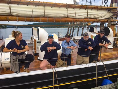 Bluenose_II_Main_Sail_Fureled.jpg