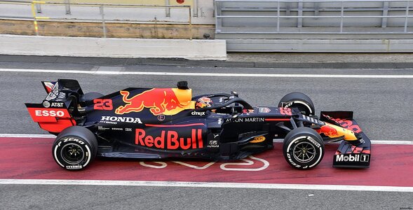 1280px-Alexander_Albon_Red_Bull_RB16.jpg