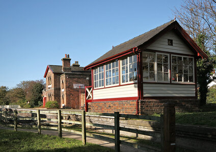 Hadlow Stn 001.jpg