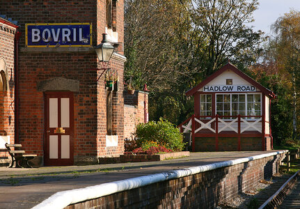 Hadlow Stn 002(L).jpg