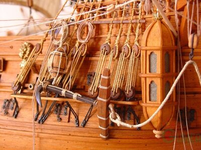 corel-models-sm17-la-couronne-1636-french-ship-of-the-line-805-mm-length (3).jpg corel-models-sm17-la-couronne-1636-french-ship-of-the-line-805-mm-length (3).jpg