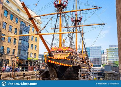 london-uk-may-replica-golden-hinde-famous-ship-sir-francis-drake-travel-around-world-docked-st...jpg