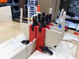 Glueing in bulkheads (8).jpg