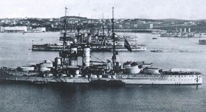 Tegetthoff_class_battleships_in_Pola_1915.jpg