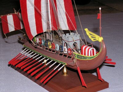 Roman warship 051.jpg