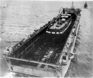 con1955_floating_drydock.jpg