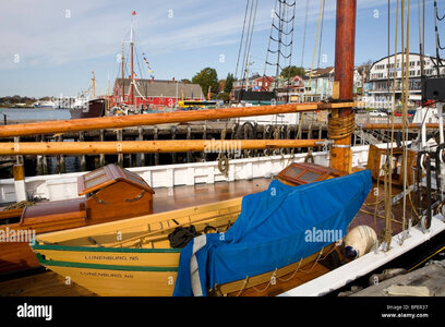deck-of-the-bluenose-ii-lunenburg-nova-scotia-canada-BFER37.jpg