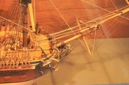 HMS_Discovery_(1789)_Model_in_the_Vancouver_Maritime_Museum.jpg