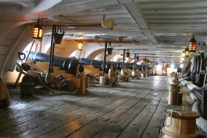 HMS Victory 32-Pounders on Lower Deck (5).JPG