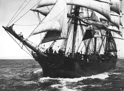 1920px-Star_of_Alaska_(BALCLUTHA)_under_sail.jpg