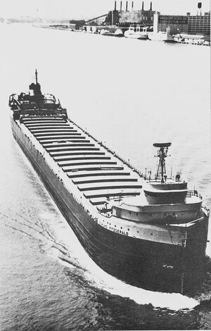 800px-SS_Edmund_Fitzgerald_Upbound_&_In_Ballast_-_Coast_Guard.jpg