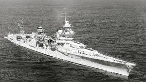 1920px-USS_Indianapolis_(CA-35)_underway_at_sea_on_27_September_1939_(80-G-425615).jpg