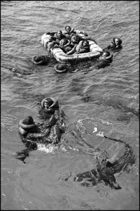 USS-Indianapolis-rescue-2.jpg