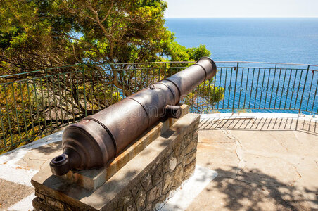 ancient-cannon-paleokastritsa-corfu-kerkyra-greece-30891329.jpg