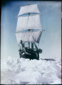 Endurance_under_full_sail_Frank_Hurley_State_Library_NSW_a090012h.jpg