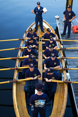 US_Navy_090818-N-0167W-042_USS_Constitution_crewmember_Boatswains_Mate_2nd_Class_Garrett_Renne...jpg