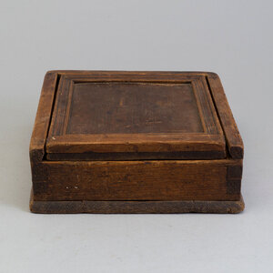 18th Centuy Sliding Lid 01.jpg