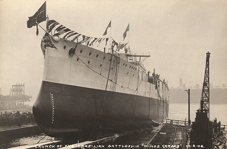 Brazilian_battleship_Minas_Geraes_being_launched_1.jpeg