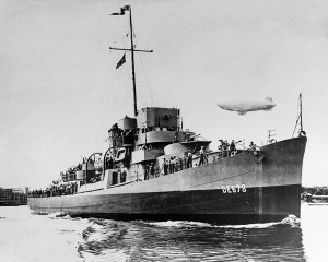 1024px-USS_Harmon_(DE-678)_underway,_circa_in_August_1943_(80-G-45162).jpg