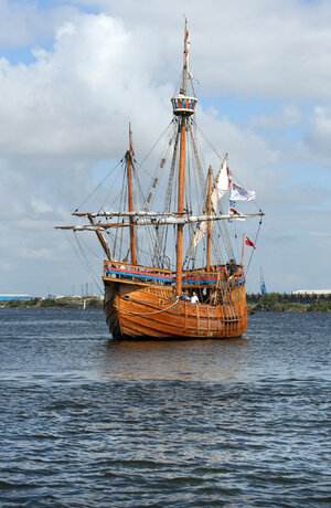 The_Mathew_cruising_Cardiff_Bay_(2799993543).jpg