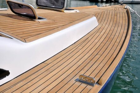 Marine-Teak-Decking-Sydney-05-999x664.jpg