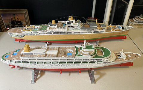 Oriana and Canberra.jpg
