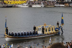 1280px-Royal_Wedding_Stockholm_2010_0c176_2114.jpg