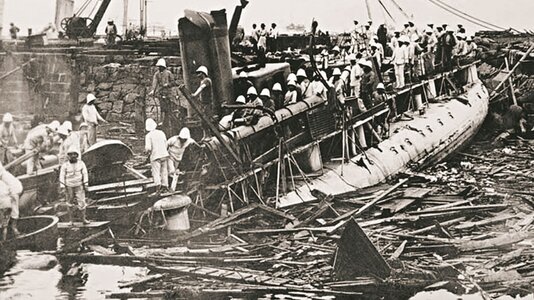 The_wreck_of_the_Fronde_in_1906_after_the_infamous_typhoon_hit_Hong_Kong_175534.jpg