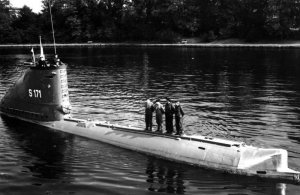 Bundesarchiv_Bild_146-2008-0212,_Uboot_Hecht_(S_171,_ex_U_2367).jpg