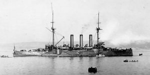 Japanese_cruiser_Izumo_1902.jpg