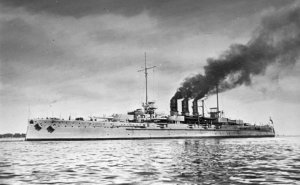 Bundesarchiv_DVM_10_Bild-23-61-09,_Linienschiff__SMS_Helgoland_.jpg