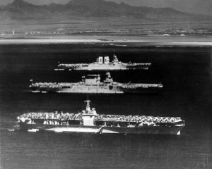 1024px-USS_Ranger_(CV-4),_USS_Lexington_(CV-2)_and_USS_Saratoga_(CV-3)_at_anchor_off_Honolulu_...jpg